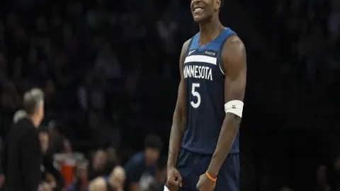 意甲半场焦点：桑切斯屡险破门，卡内塞基神扑显威，乌迪内斯与亚特兰大激战未分胜负